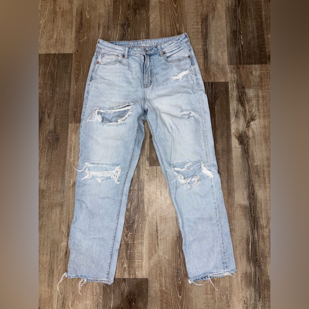 American Eagle Outfitters Light Wash Distressed Boyfriend Jeans